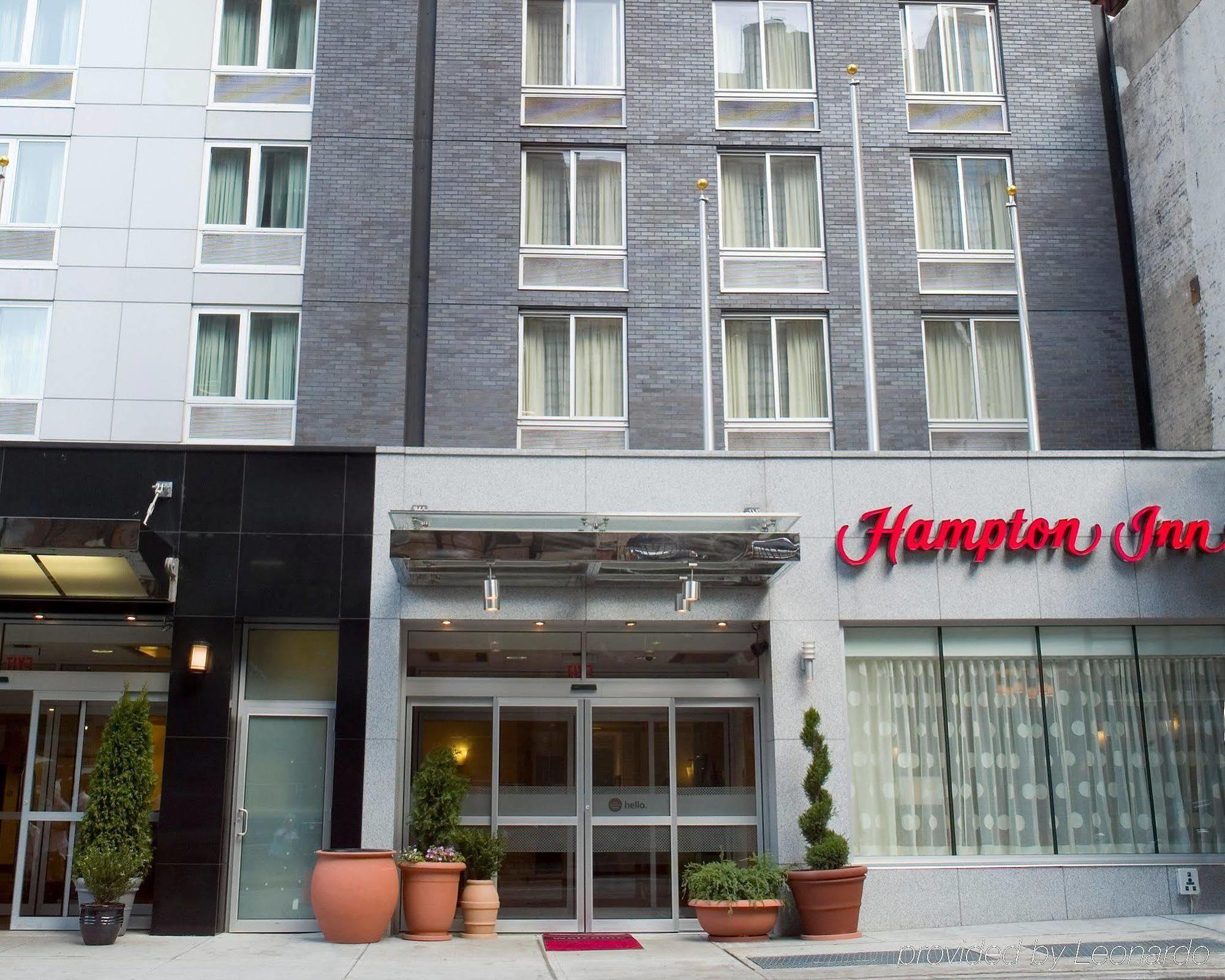 Hampton Inn Manhattan - Times Square South New York Exterior photo
