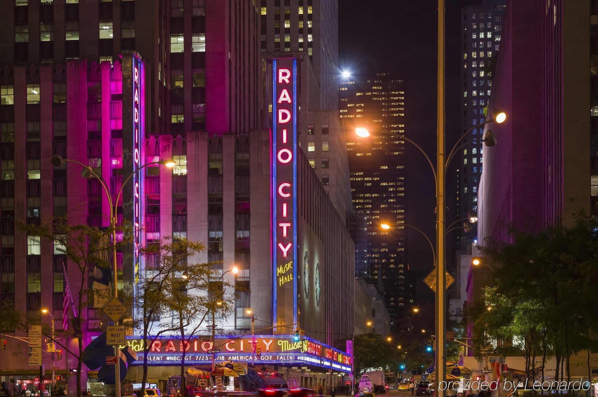 Hampton Inn Manhattan - Times Square South New York Exterior photo